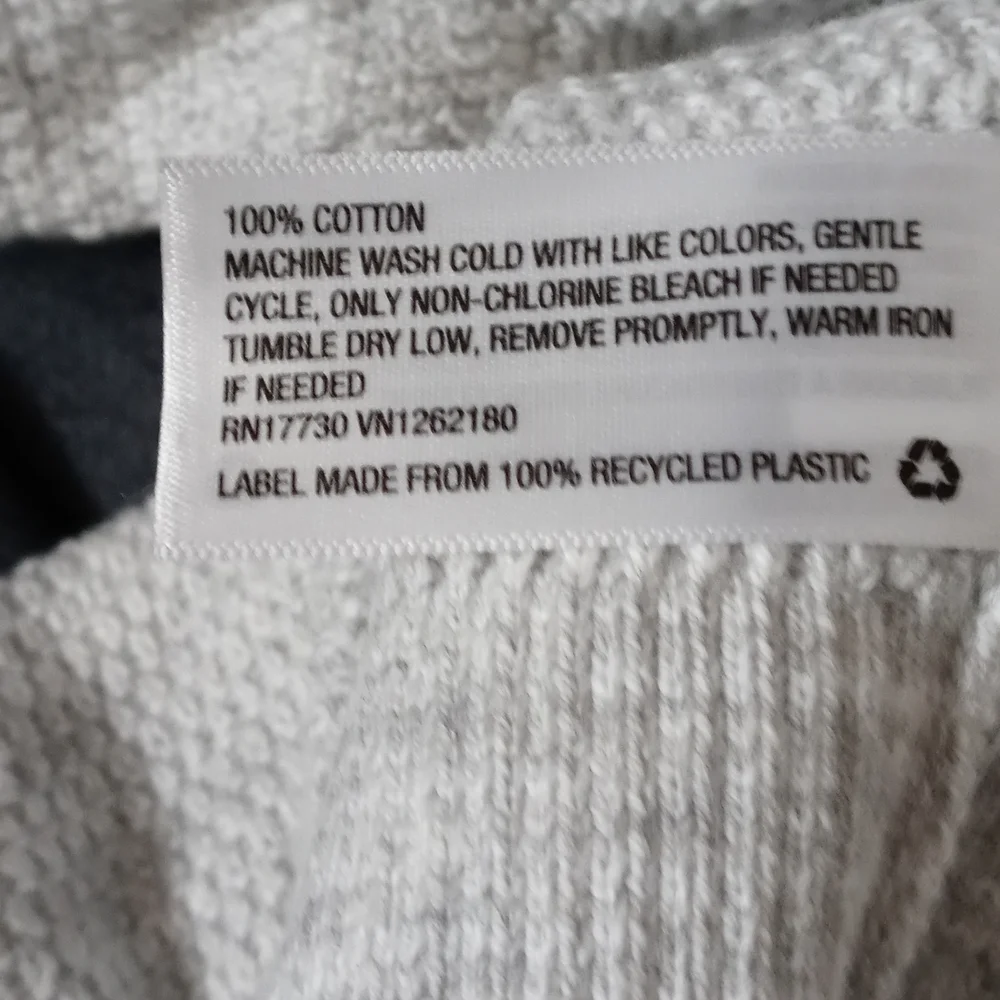 Mens XXL Henley top. - Picture 7 of 9